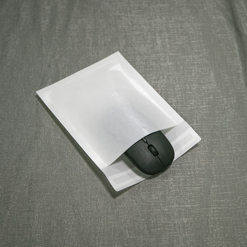 Што се рециклирани стаклени хартиени кеси и зошто тие ги заменуваат пластичните пакувања